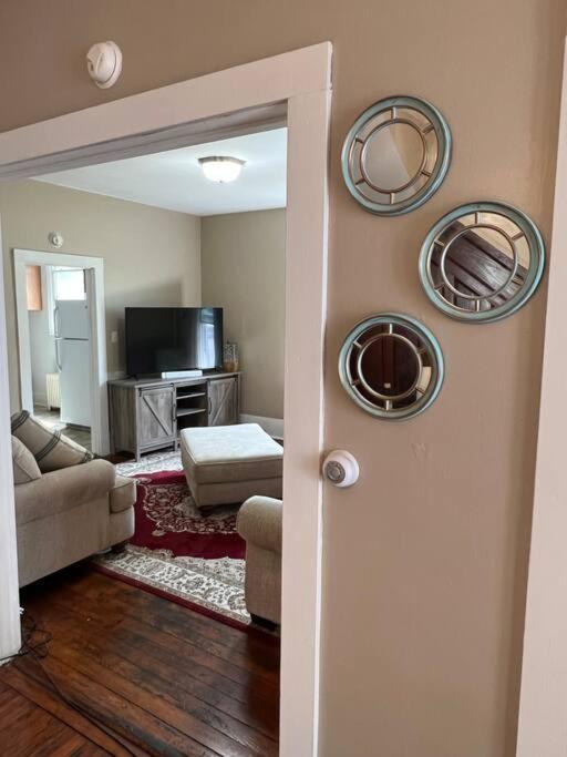 The Purple Door Apt In The Heart Of Radford City Екстер'єр фото