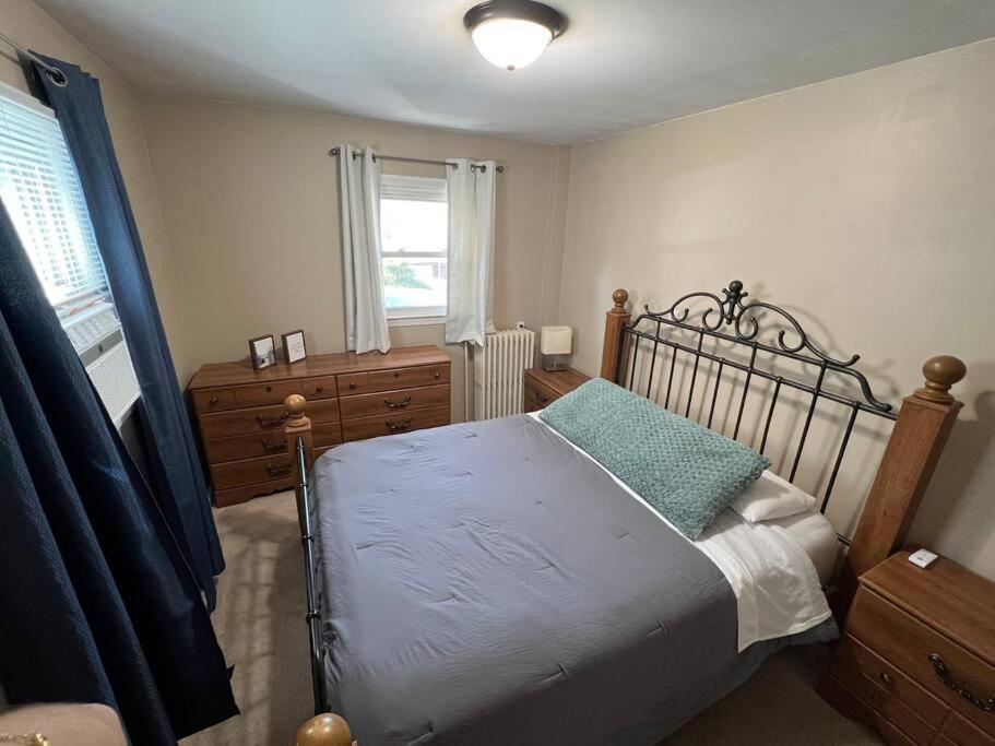 The Purple Door Apt In The Heart Of Radford City Екстер'єр фото