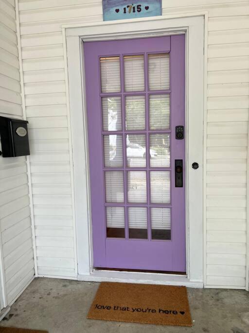 The Purple Door Apt In The Heart Of Radford City Екстер'єр фото